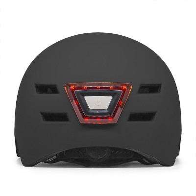 Casco Negro con Luz trasera y delantera (Recargable USB) para Scooter, Bicicleta y E-Bike - Talla L  [City Wheel]